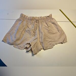 Anthropologie sand colored paper bag shorts scalloped